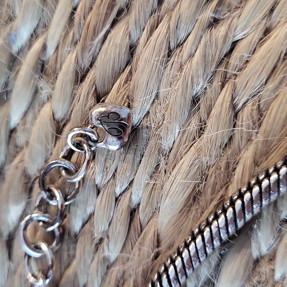 Elegant Brighton Silver Necklace with Crystal Accents - Picture 4 of 6